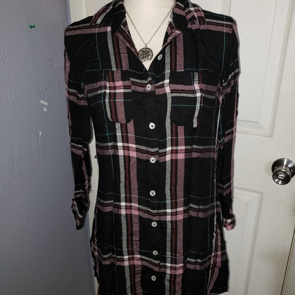 Charlotte Russe Dresses & Skirts - Charlotte Russe Plaid Top